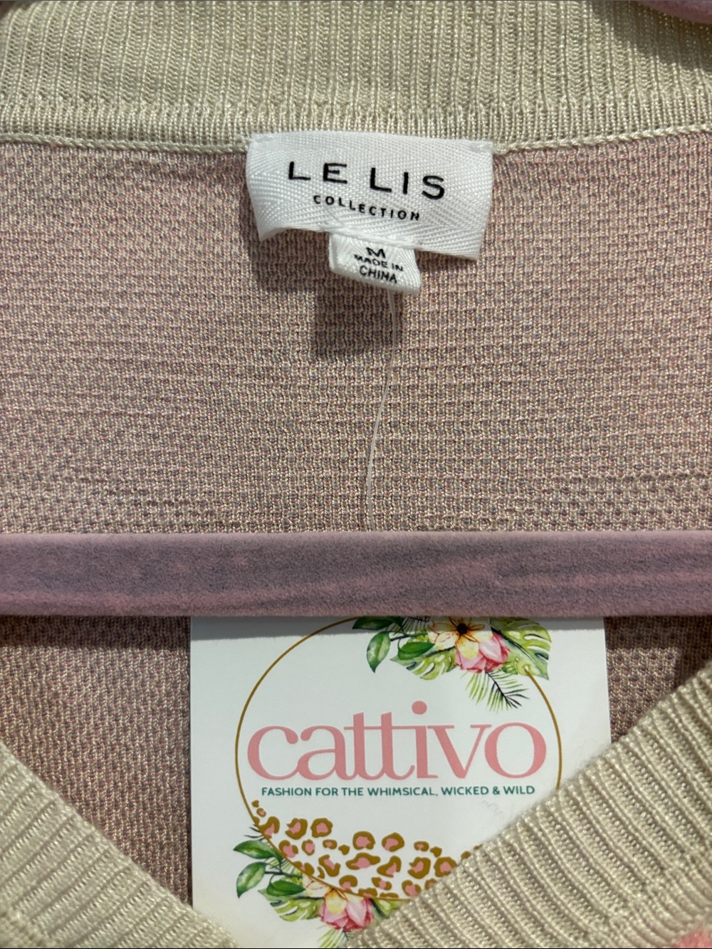 NWT Le Lis Pink Camo Distressed V-Neck Sweater - Picture 2 of 9